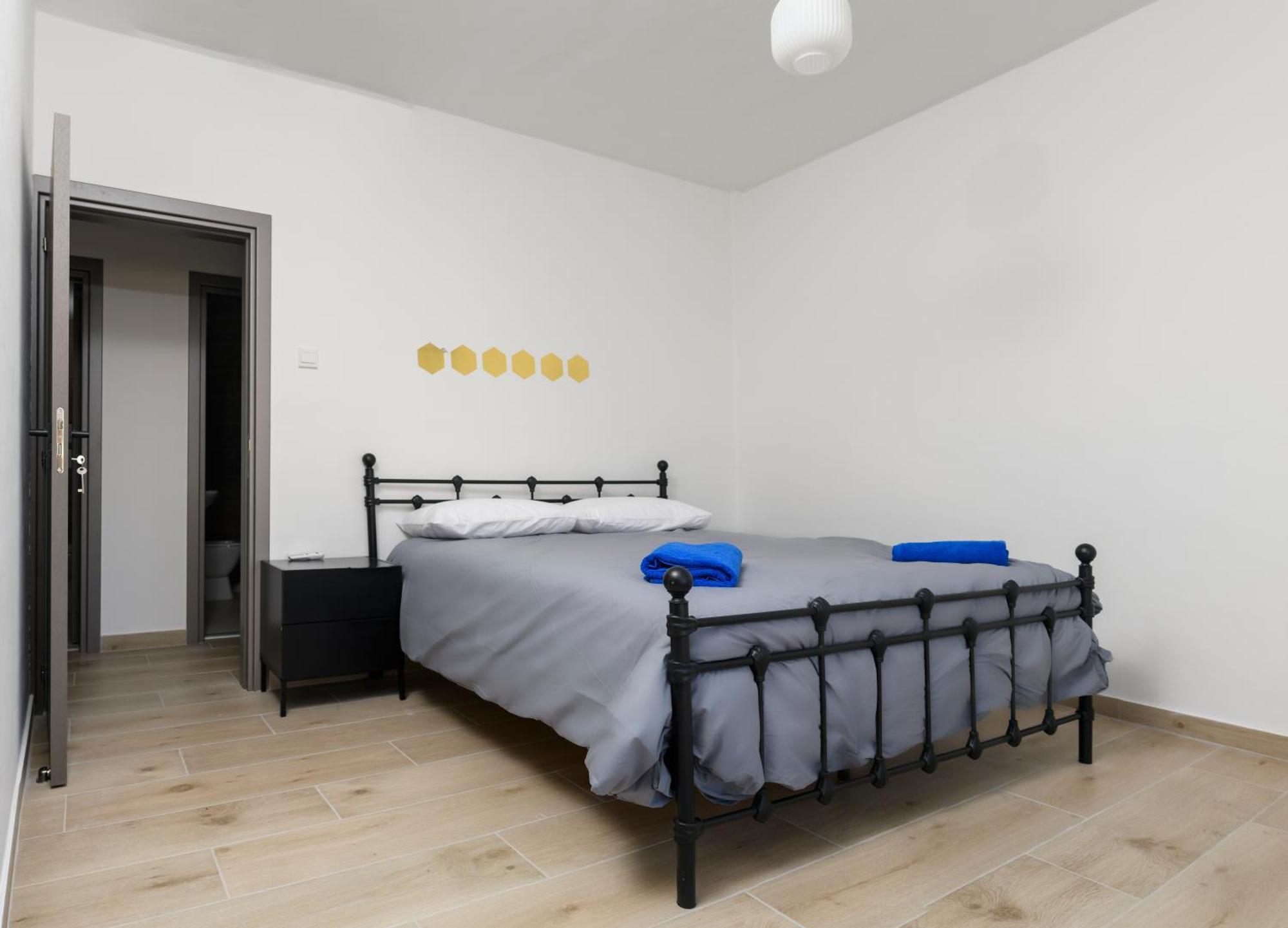 Ollies 3 Bedroom Apartment Ларнака Экстерьер фото