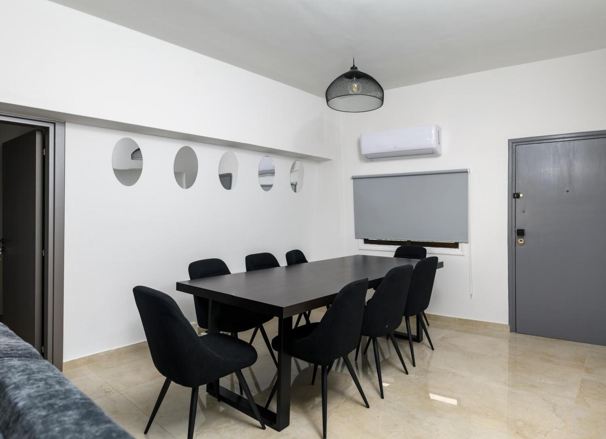 Ollies 3 Bedroom Apartment Ларнака Экстерьер фото